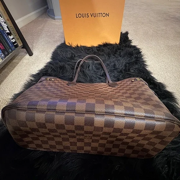 Louis Vuitton Neverfull MM with wristlet pouch - Picture 13 of 13